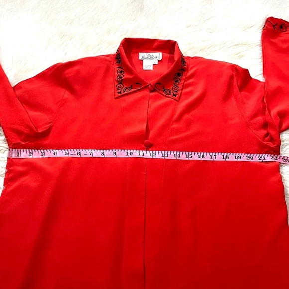 Vintage 100% Silk Red w/ Black Embroidering 2 Button Cardigan Open Blouse - Picture 13 of 16